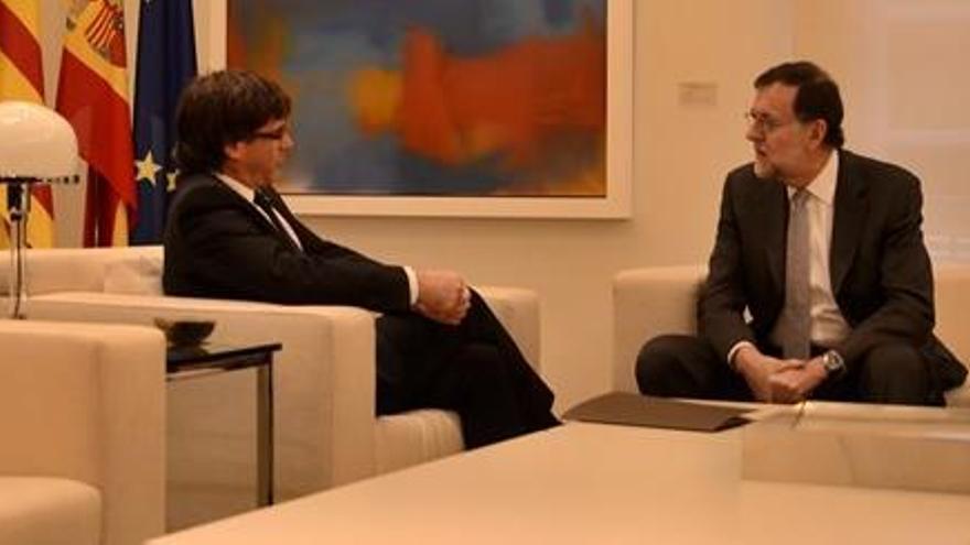 Puigdemont diu a Rajoy que el Parlament pot declarar la independència si no hi ha diàleg