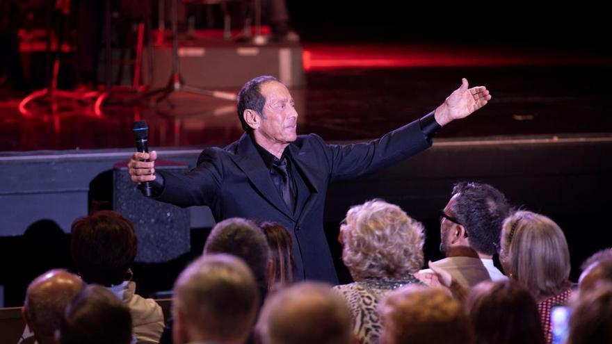 Peralada es rendeix al talent i empatia de Paul Anka