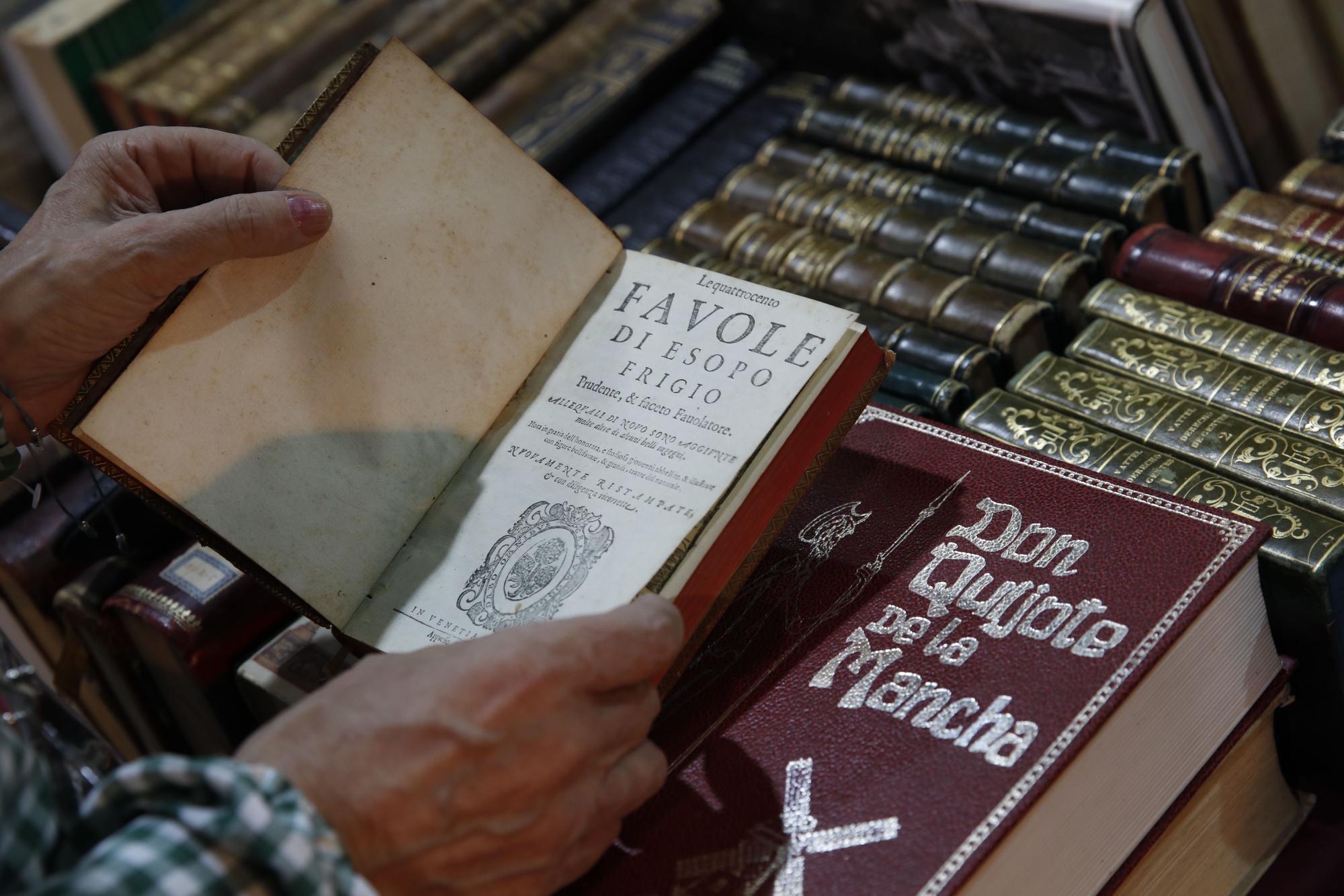 La Feria de Desembalaje y Antigüedades abre sus puertas en Gijón