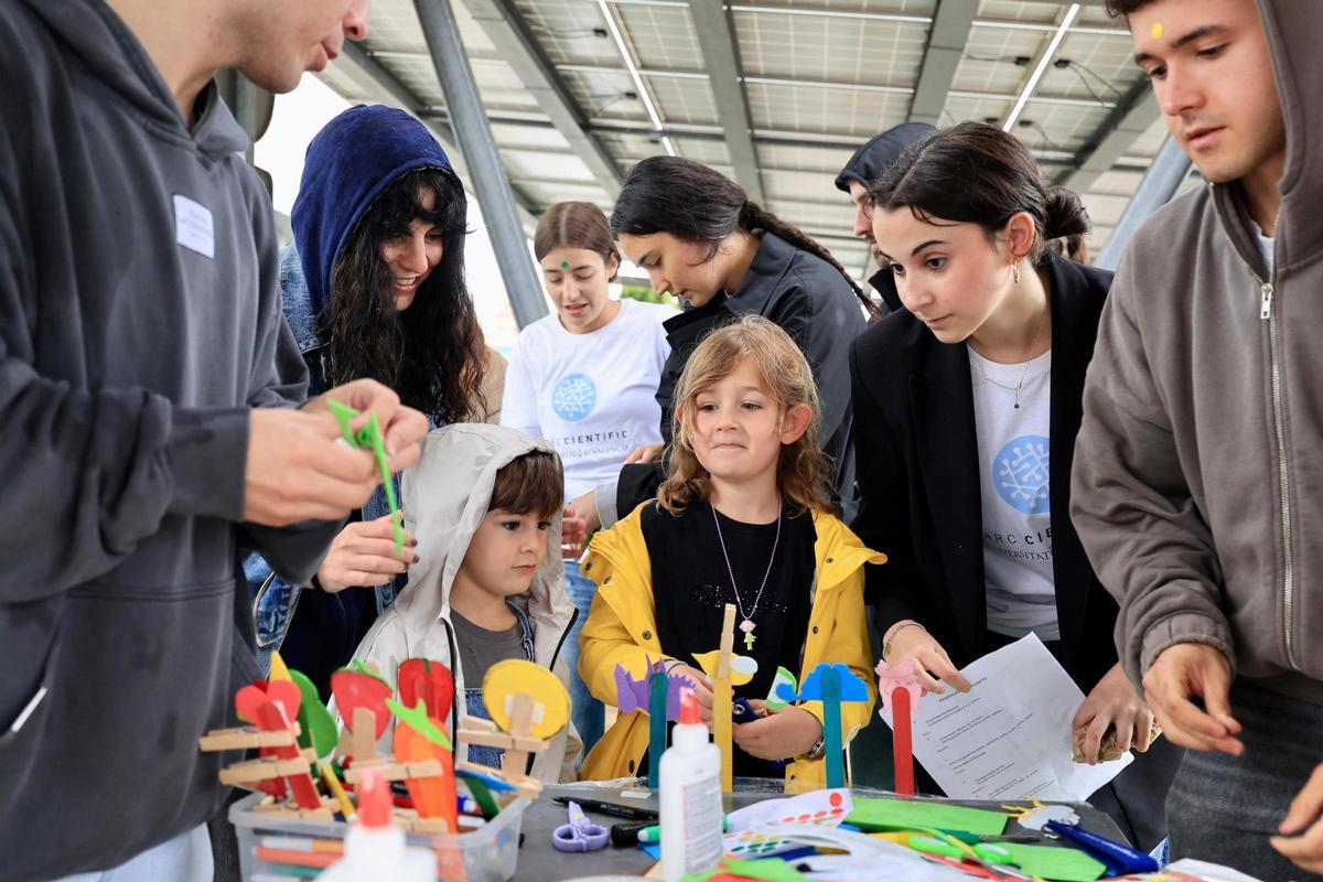 Després de 18 edicions, Expociència és un referent de la divulgació científica pel públic familiar.