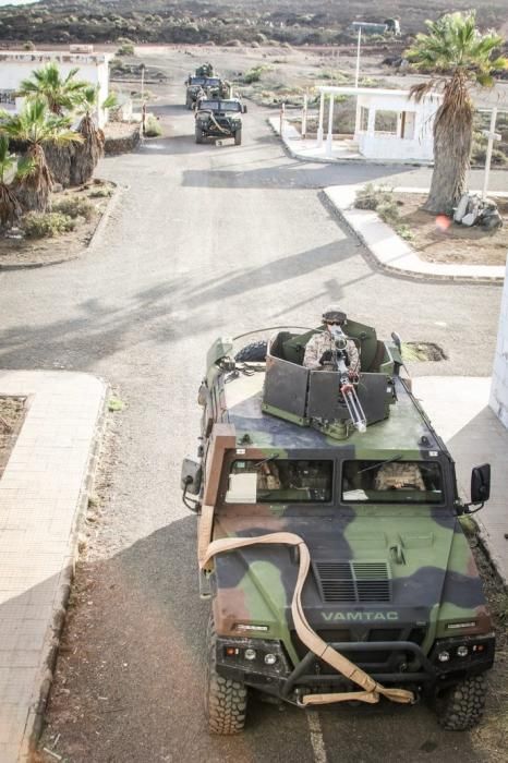 Ejercicios de adiestramiento terrestre en los campos militares de La Isleta y Pájara