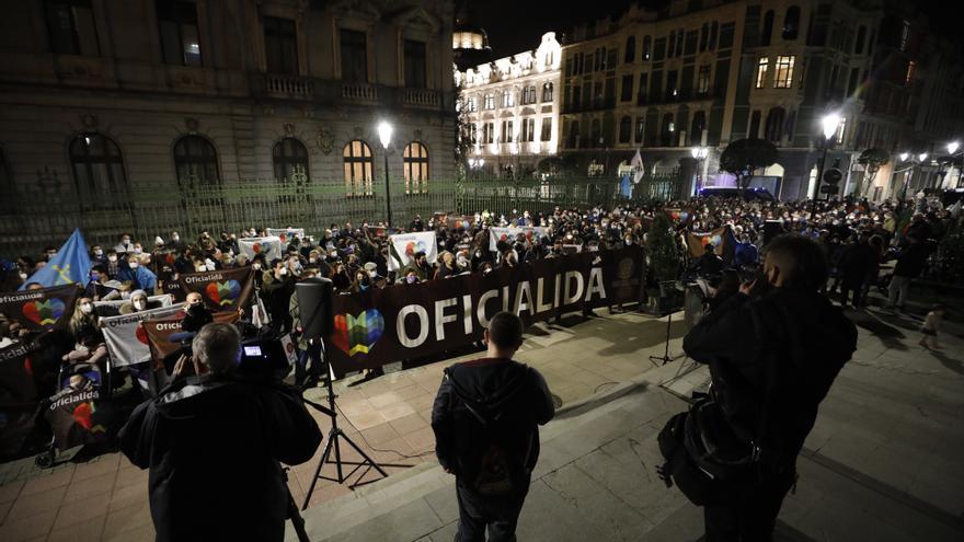 ¿Le queda alguna opción a la oficialidad? La izquierda se resiste a dar carpetazo pese al fiasco del debate fiscal