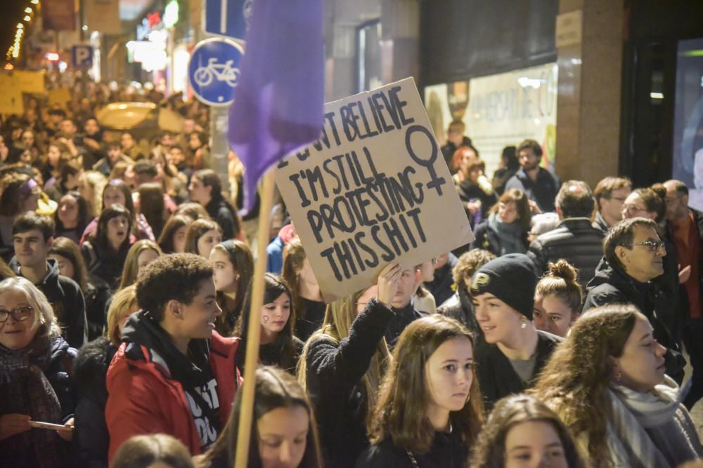 GALERIA | Manifestació feminista pel 8M a Manresa