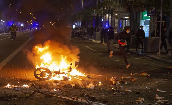 Disturbios en la protesta de jóvenes en Barcelona