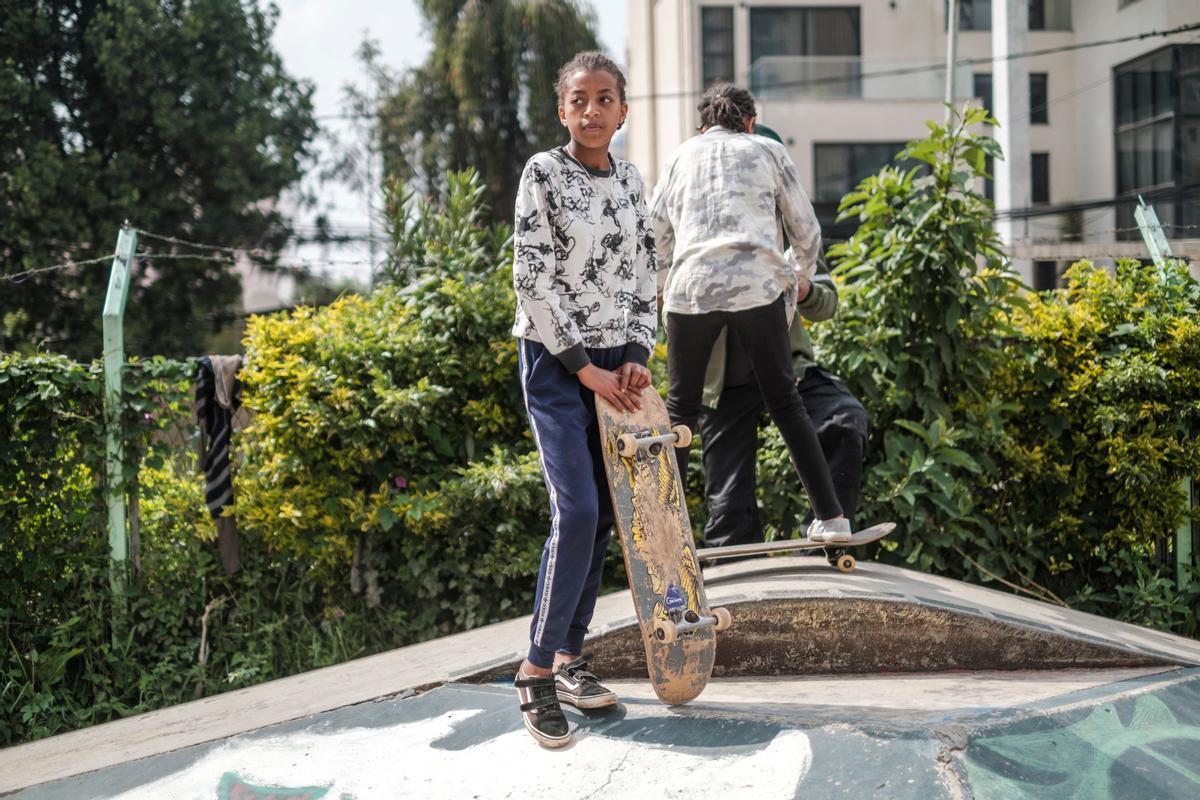 El skate entre niñas etíopes, mejora su salud mental y las empodera