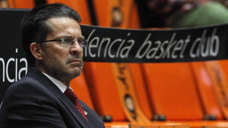 Pedro Martínez, en el banquillo del Valencia Basket