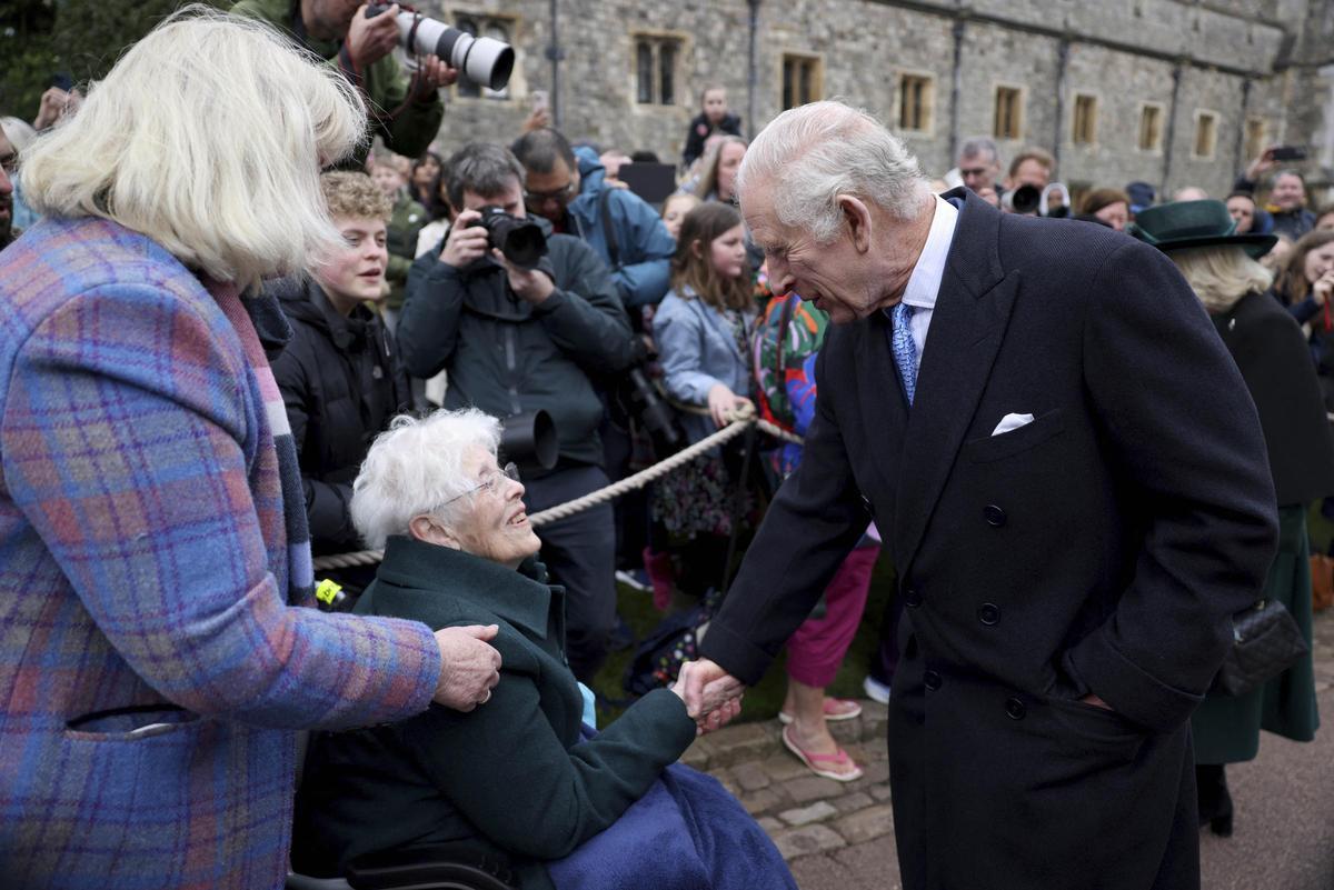 El rey Carlos III reaparece en la misa de Pascua en Windsor