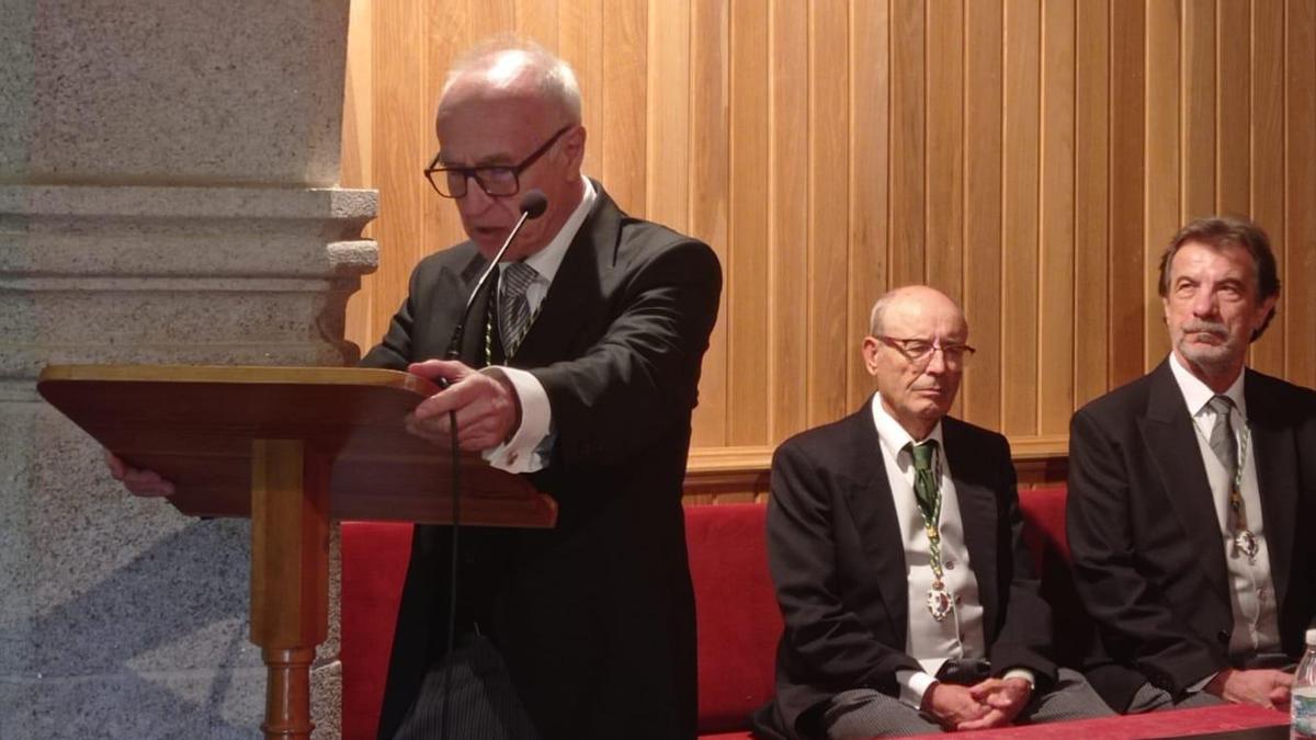 Martín Almagro lee su discurso de ingreso como académico de honor.