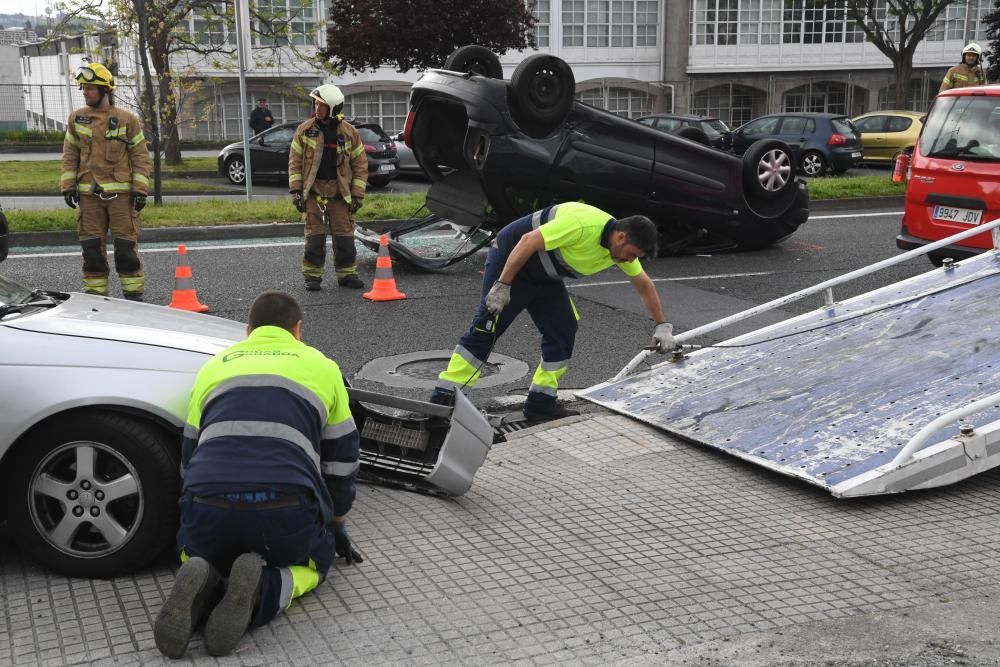 Aparatoso accidente en la avenida de Finisterre