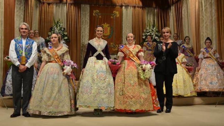 Benetússer exalta a sus falleras mayores, Alba y Noemí