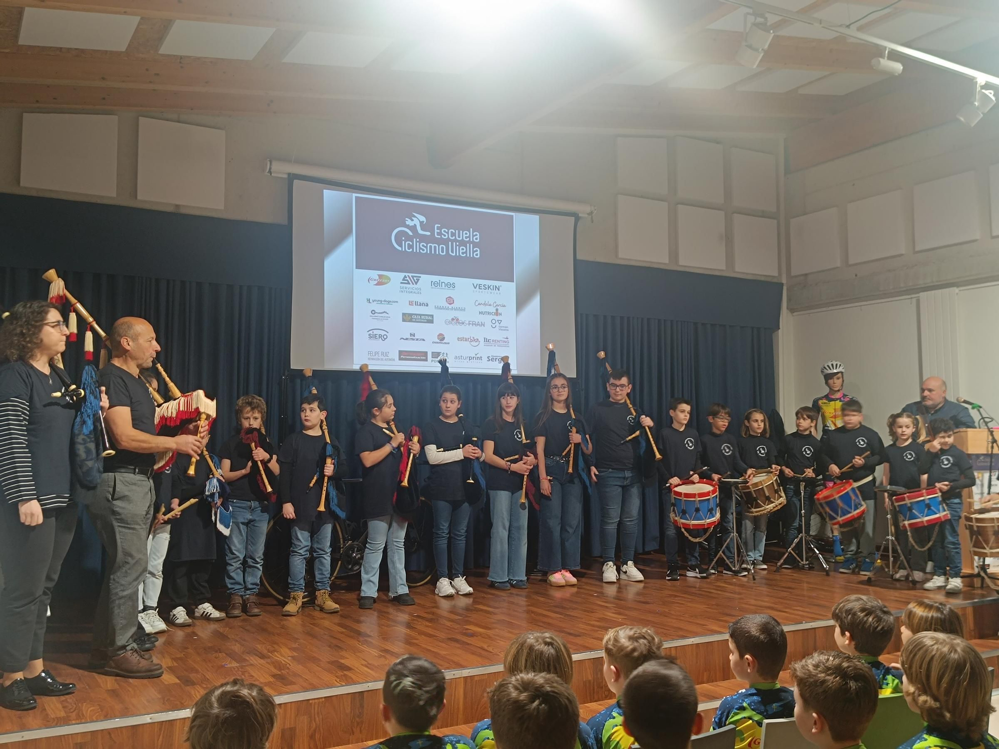 La Escuela de Ciclismo de Viella celebra su Gala Presentación de Temporada