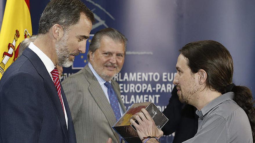 Felipe VI coge el pack de &#039;Juego de tronos&#039;.