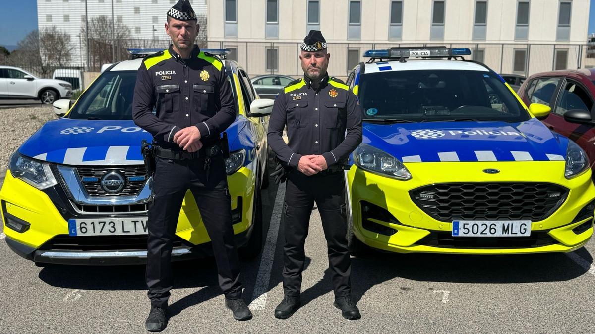 Dos nuevos agentes de la Guardia Urbana de Tarragona que han tomado posesión este martes.
