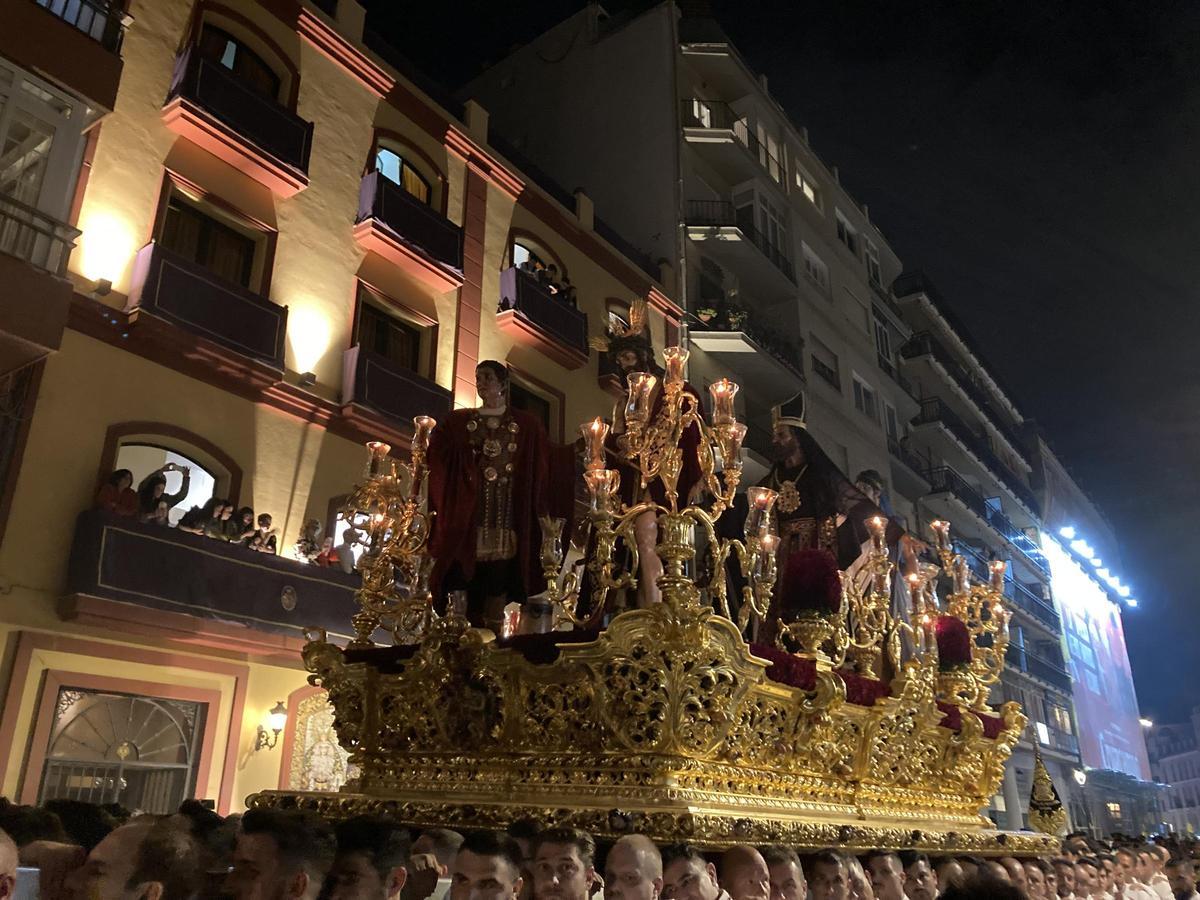 El Ecce Homo alcanza la calle Victoria