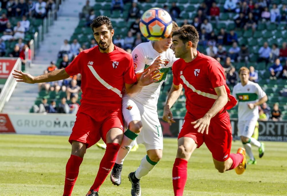 Los goles de Nino, Álex Fernández y Borja Valle le dan un respiro al equipo.