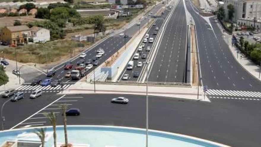 Entrada de la V-21 a València a la altura de la Ronda Norte y la Avenida de Cataluña.