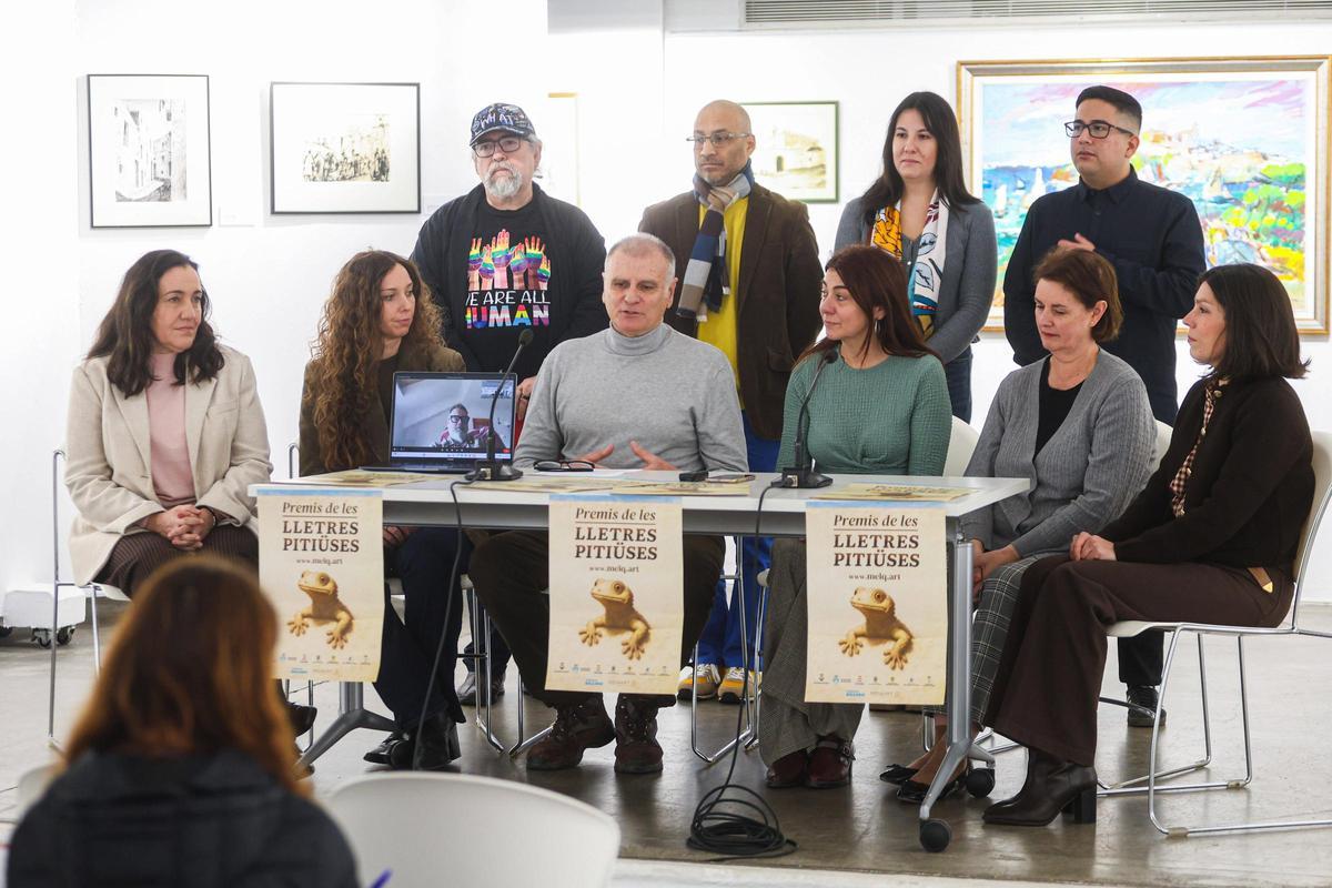 Presentación de la convocatoria de los Premis de les Lletres Pitiüses