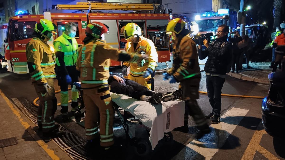 Simulacro de accidente entre el Tram y un coche eléctrico en La Vila Joiosa