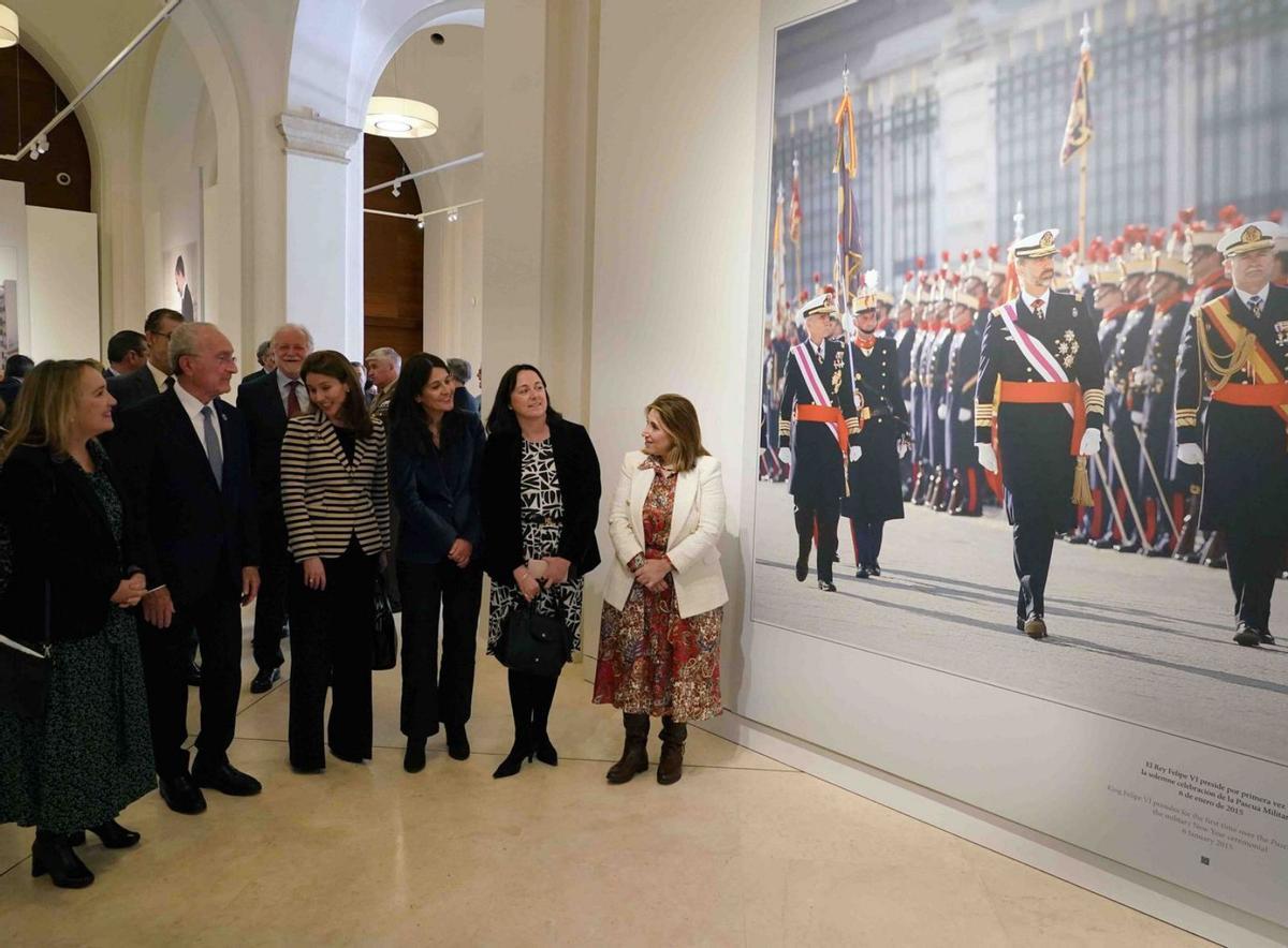 Un momento de la inauguración de la exposición, ayer. | ÁLEX ZEA