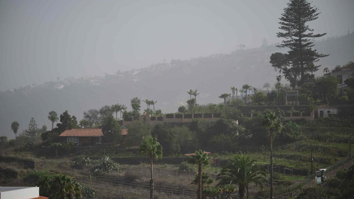 Un paisaje en Tenerife durante el episodio de calima.