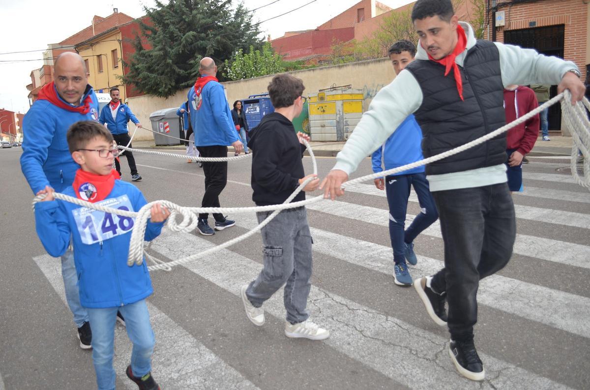 La XXI Carrera del Toro Enmaromado en La Veguilla, en imágenes