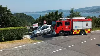 Evacuada una mujer al caer por las escaleras de la playa de Castiñeiras, en O Hío
