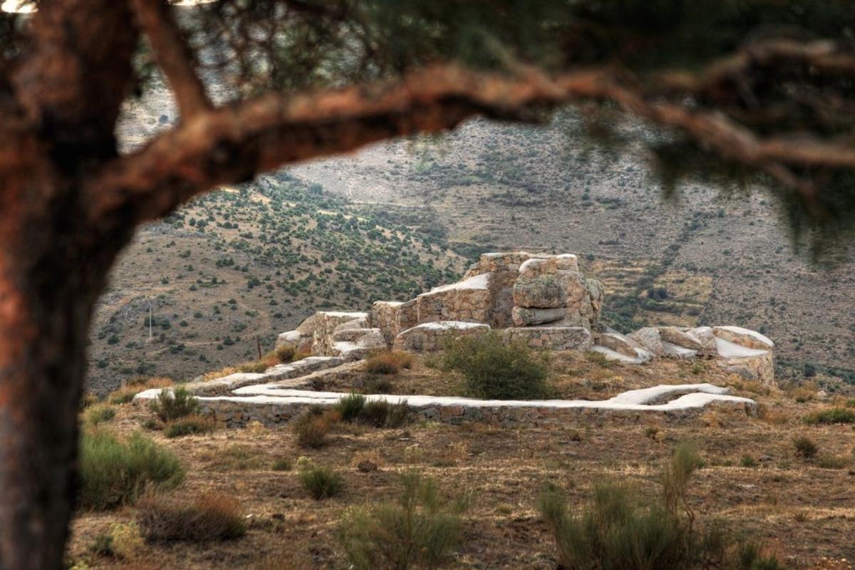 Más allá de sus paisajes, Santa María de la Alameda conserva una marcada identidad serrana