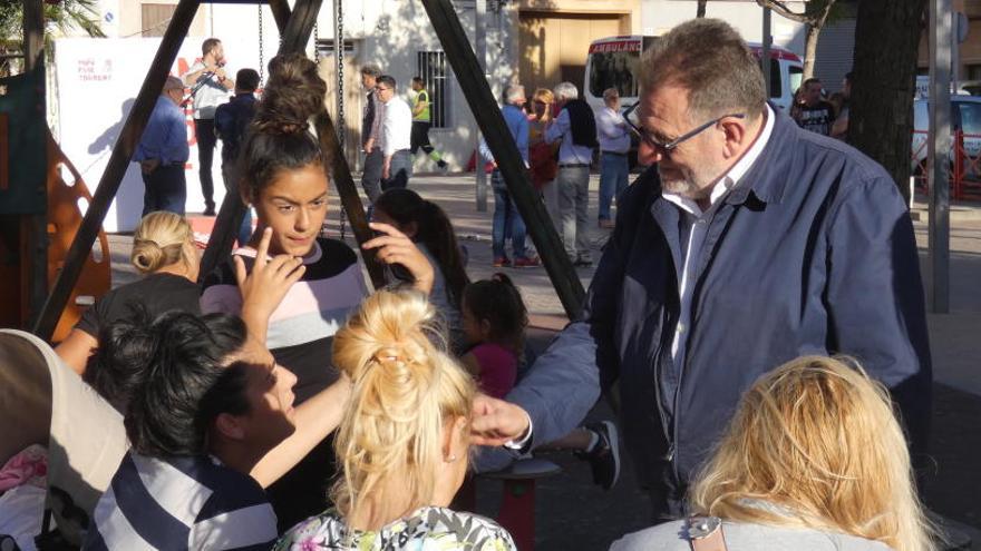 Jesús Ros (PSPV) anima al voto en Poble Nou