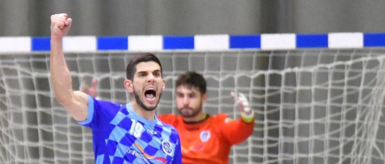 Richi Díez celebra un gol frente al Finetwork Gijón. | UFBBO