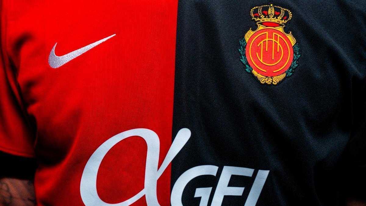El RCD Mallorca presenta su nueva primera equipación para la temporada 2026/27