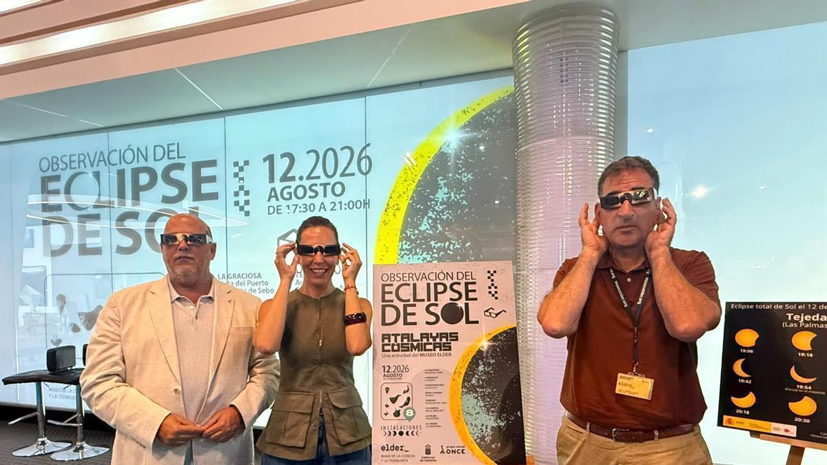 Presentación de las atalayas cósmicas en el Museo Elder para observar el eclipse solar el próximo 12 de agostoen Canarias