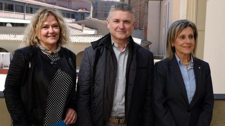 D&#039;esquerra a dreta, Esther Boniquet, Jaume Pont i Bàrbara Minoves, ahir, després de presentar la campanya