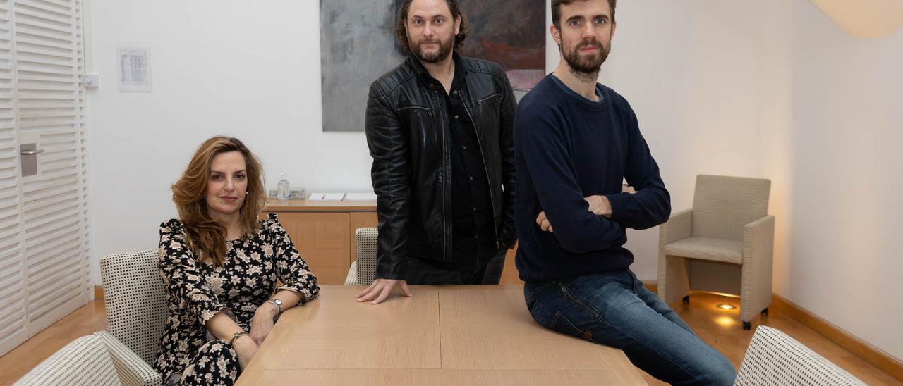 Raquel Lojendio, Airam Hernández y Josep-Ramon Olivé, este miércoles, en el Auditorio de Tenerife.