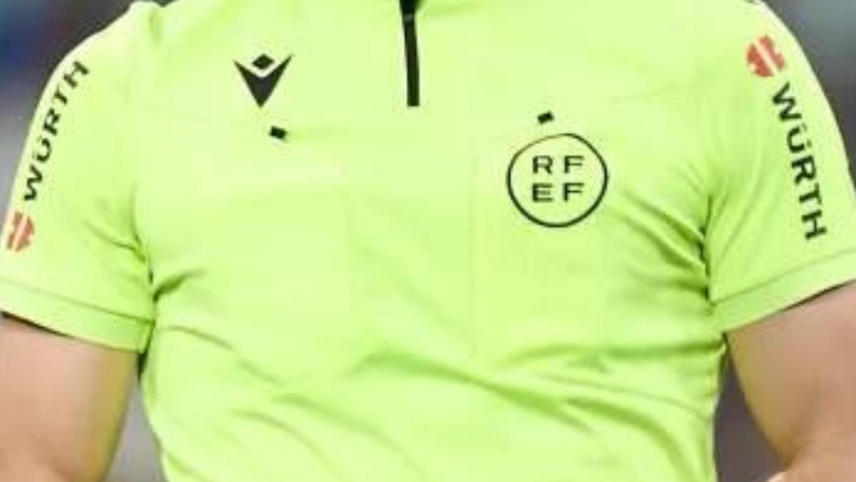 Un árbitro de la RFEF, en acción