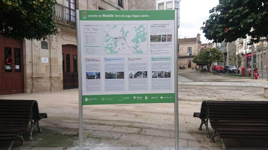 Un panel explicativo exhibe la riqueza patrimonial de Maside como indicativo y guía turístico del municipio