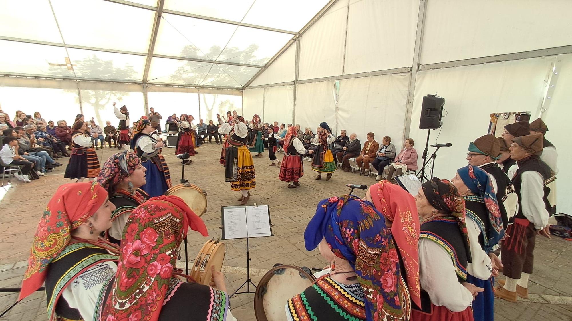 GALERÍA | Villafáfila despide las fiestas de San Isidro con un taller de papiroflexia