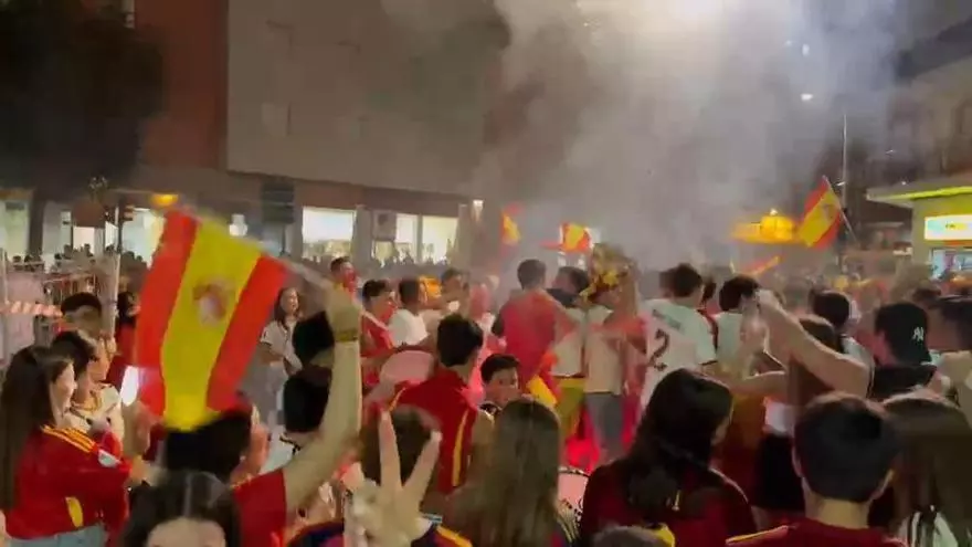 Fuegos artificiales y vítores por la selección española en Caravaca