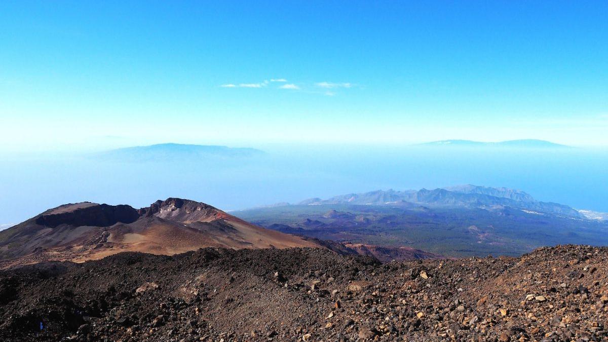 Panorámica del Noroeste de Tenerife desde Pico Viejo, en el Parque Nacional del Teide.