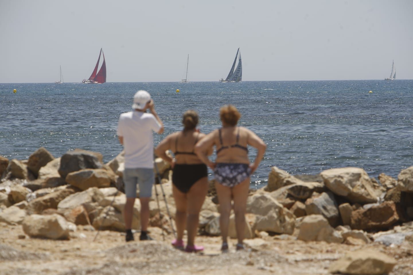 La flota de la Ocean Race Europe deja Alicante rumbo a Génova