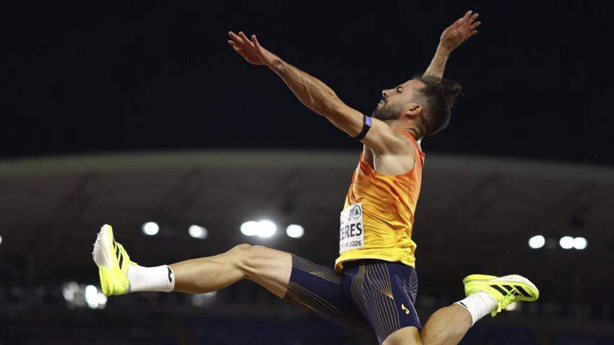 Eusebio Cáceres acaba séptimo en la final de salto de longitud