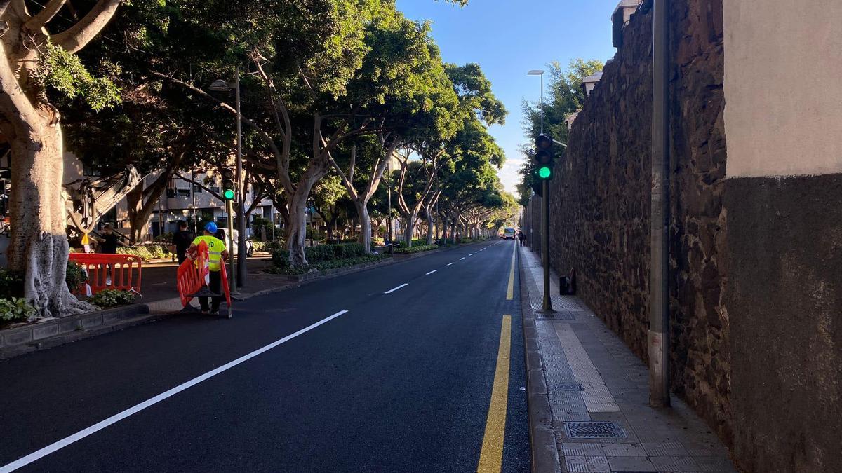 Eliminación de aparcamientos en la Rambla de Santa Cruz.