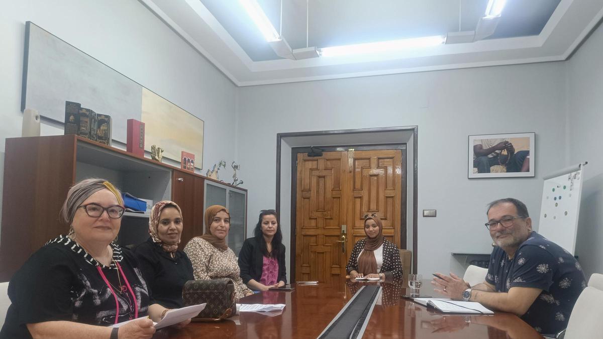 La reunión, celebrada en el Ayuntamiento de Langreo.
