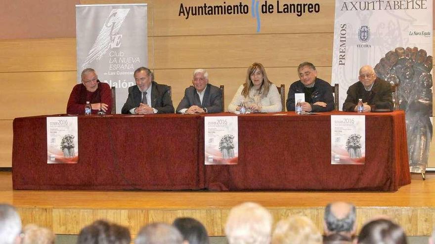 La presentación de los premios &quot;Axuntábense&quot;, en la Casa de Cultura de La Felguera.