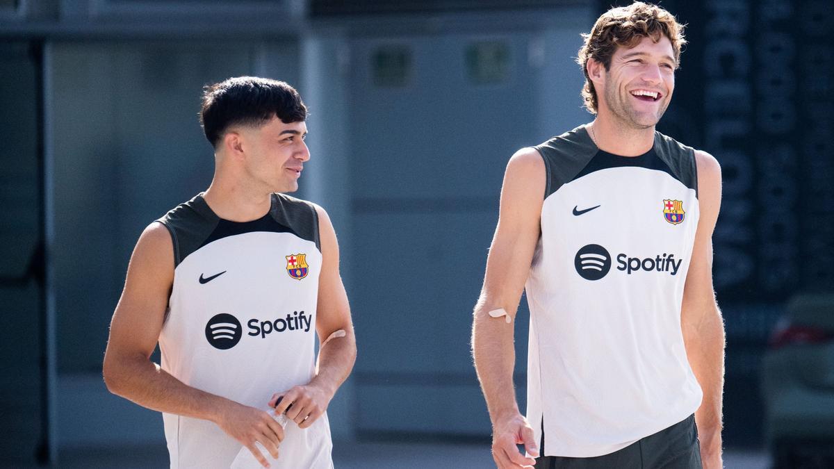Pedri y Marcos, en la ciudad deportiva del Barça.