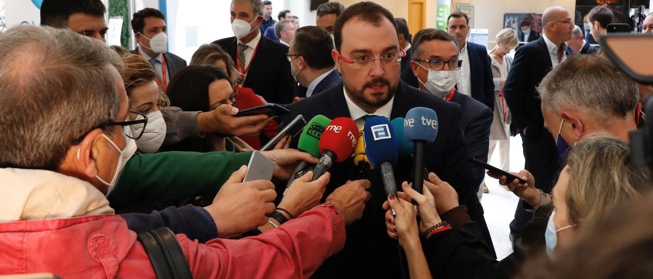 Adrián Barbón, en el transcurso de su jornada de reuniones ministeriales en Madrid.