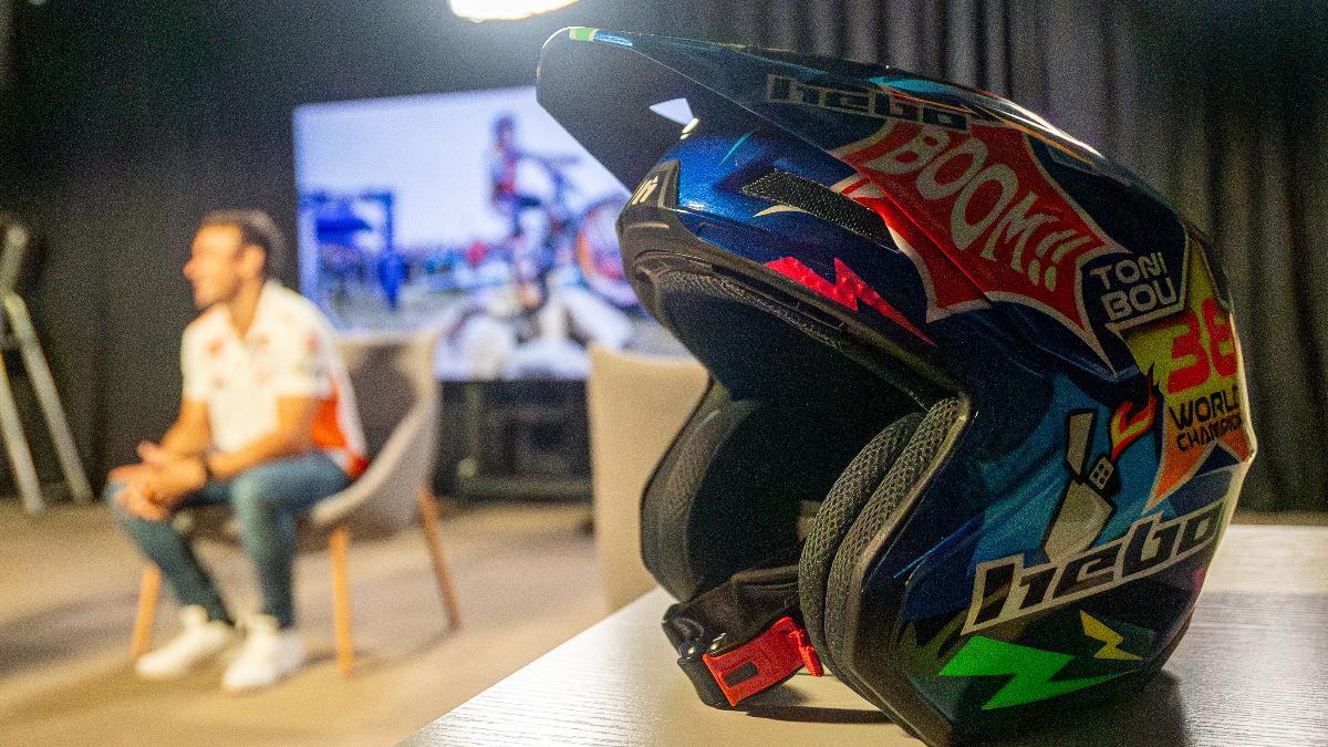 El casco del flamante campeón Toni Bou