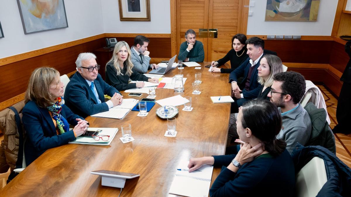 Un instante de la reunión mantenida entre el Gobierno de Aragón y las principales empresas del sector porcino por la peste porcina africana.