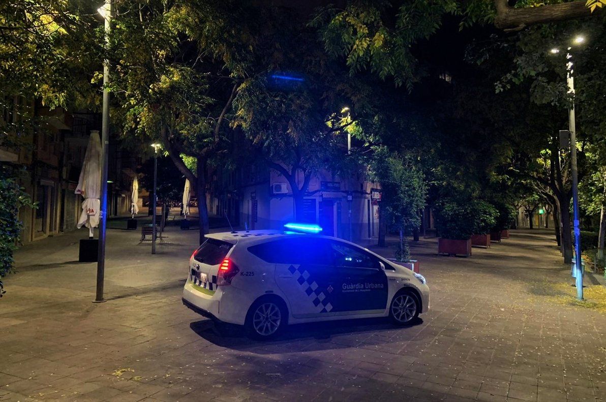 Un coche de la Guardia Urbana de L'Hospitalet de Llobregat.