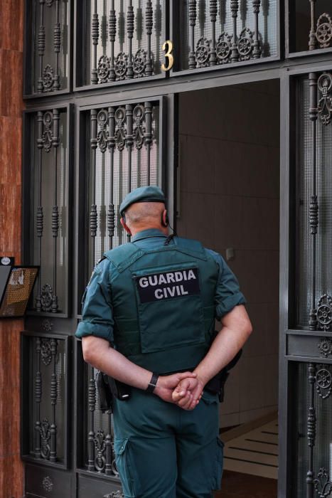 Operación de la Guardia Civil contra el blanqueo de dinero del narcotráfico en Málaga y Ceuta.