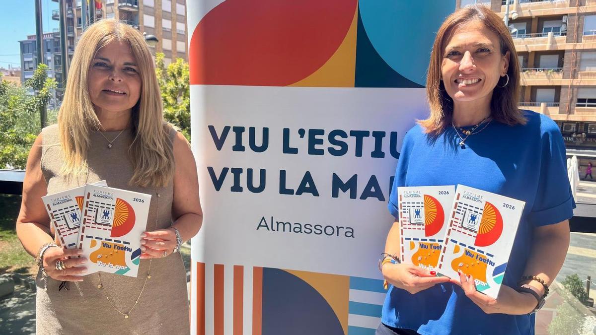 La alcaldesa y la edila de Turismo destacan la coordinación para elaborar la programación estival.